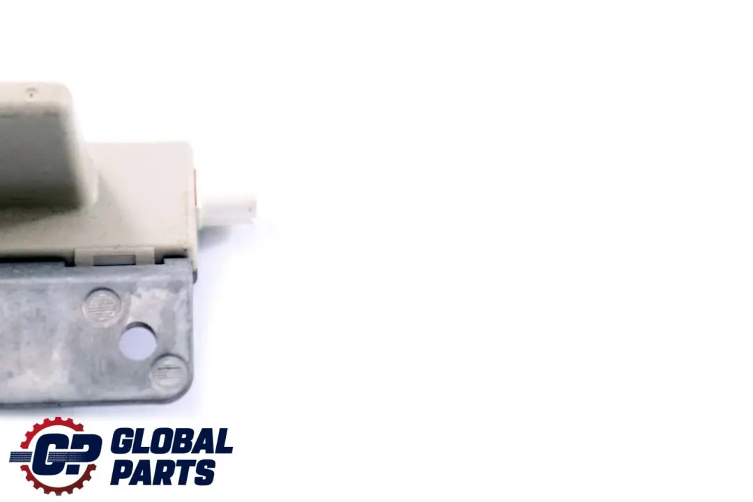 Antena amplificador DAB para BMW E93 Cabrio con número de pieza 9156653 BMW E93 Cabrio Antena amplificador DAB - SKU 9156653 - Número de pieza 9156653