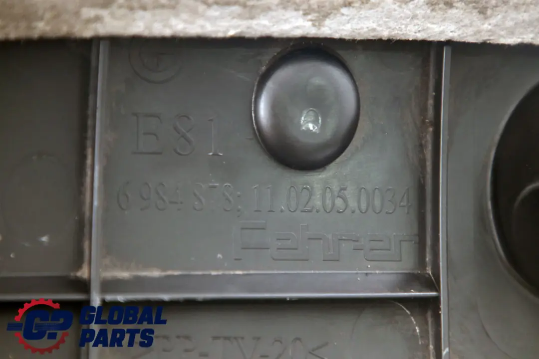 Boczek bok kanapy prawy tył Cranberryrot do BMW E81 o numerze 9158964 BMW E81 Boczek bok kanapy prawy tył Cranberryrot - SKU 9158964 - Numer Części 9158964