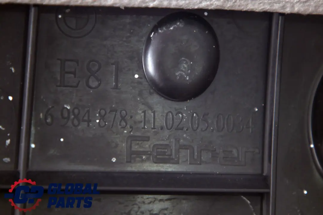 Boczek bok kanapy prawy tył skóra do BMW E81 E82 o numerze 9158982 BMW E81 E82 Boczek bok kanapy prawy tył skóra - SKU 9158982 - Numer Części 9158982