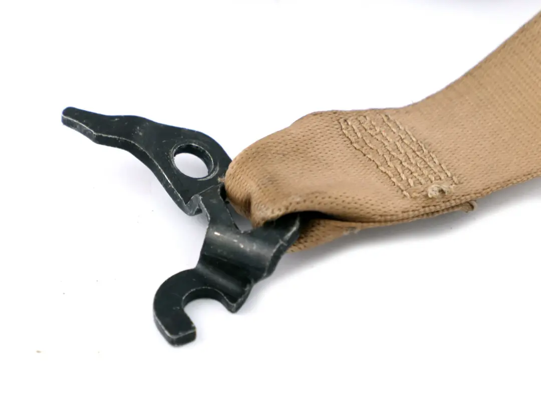 Cinturón de seguridad delantero derecho superior Beige para BMW E90 E91 LCI con número de pieza 9160106 BMW E90 E91 LCI Cinturón de seguridad delantero derecho superior Beige - SKU 9160106 - Número de pieza 9160106