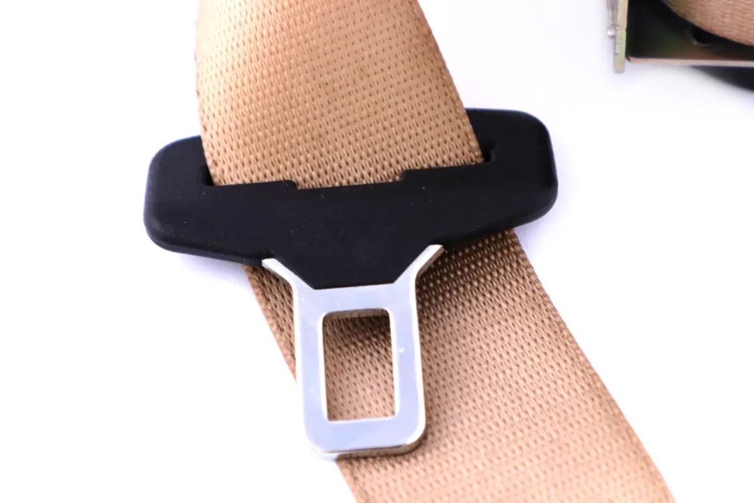 *BMW 3 er E90 LCI Obergurt Sicherheitsgurt Hinten Mitte Beige für mit Teilenummer 9160113 *BMW 3 er E90 LCI Obergurt Sicherheitsgurt Hinten Mitte Beige - SKU 9160113 - Teilenummer 9160113