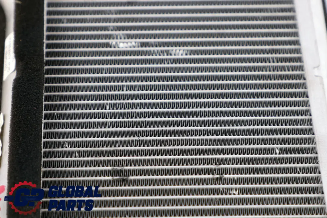 Chłodnica Nagrzewnicy Wymiennik Ciepła do BMW F01 F10 F12 o numerze 9163330 BMW F01 F10 F12 Chłodnica Nagrzewnicy Wymiennik Ciepła - SKU 9163330 - Numer Części 9163330