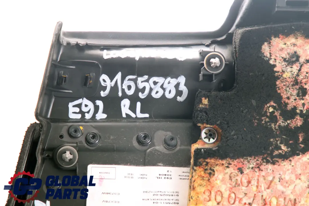 Boczek Lewy Tył Osłona Panel Materiał Pearlpoint do BMW E92 o numerze 9165883 BMW E92 Boczek Lewy Tył Osłona Panel Materiał Pearlpoint - SKU 9165883 - Numer Części 9165883