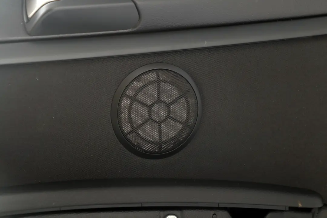 Seitenverkleidung Stoff Hinten Rechts Anthrazit für BMW 3 er E92 mit Teilenummer 9165914 BMW 3 er E92 Seitenverkleidung Stoff Hinten Rechts Anthrazit - SKU 9165914 - Teilenummer 9165914