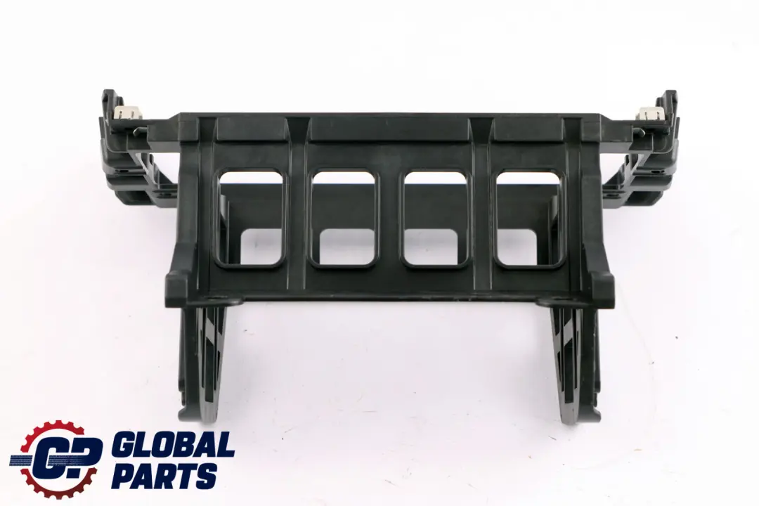 Soporte radio panel instrumentos para BMW F10 F11 con número de pieza 9166665 BMW F10 F11 Soporte radio panel instrumentos - SKU 9166665 - Número de pieza 9166665