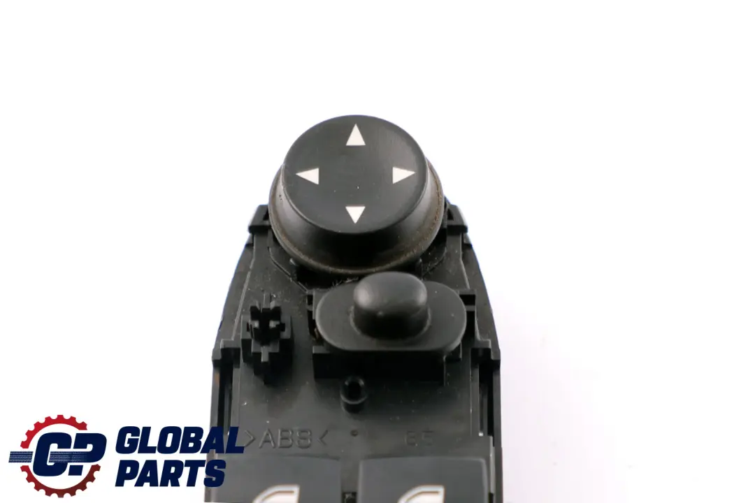 Przełącznik Podnośnik Panel Szyb Lusterek Prawe do BMW E81 E82 o numerze 9167157 BMW E81 E82 Przełącznik Podnośnik Panel Szyb Lusterek Prawe - SKU 9167157-1 - Numer Części 9167157