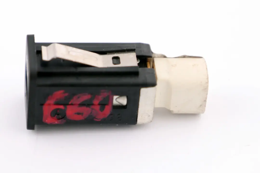BMW 1 3 5 Series E81 E87 E90 E91 E60 E61 USB Socket Plug Port - SKU 9167196 - Part number 9167196