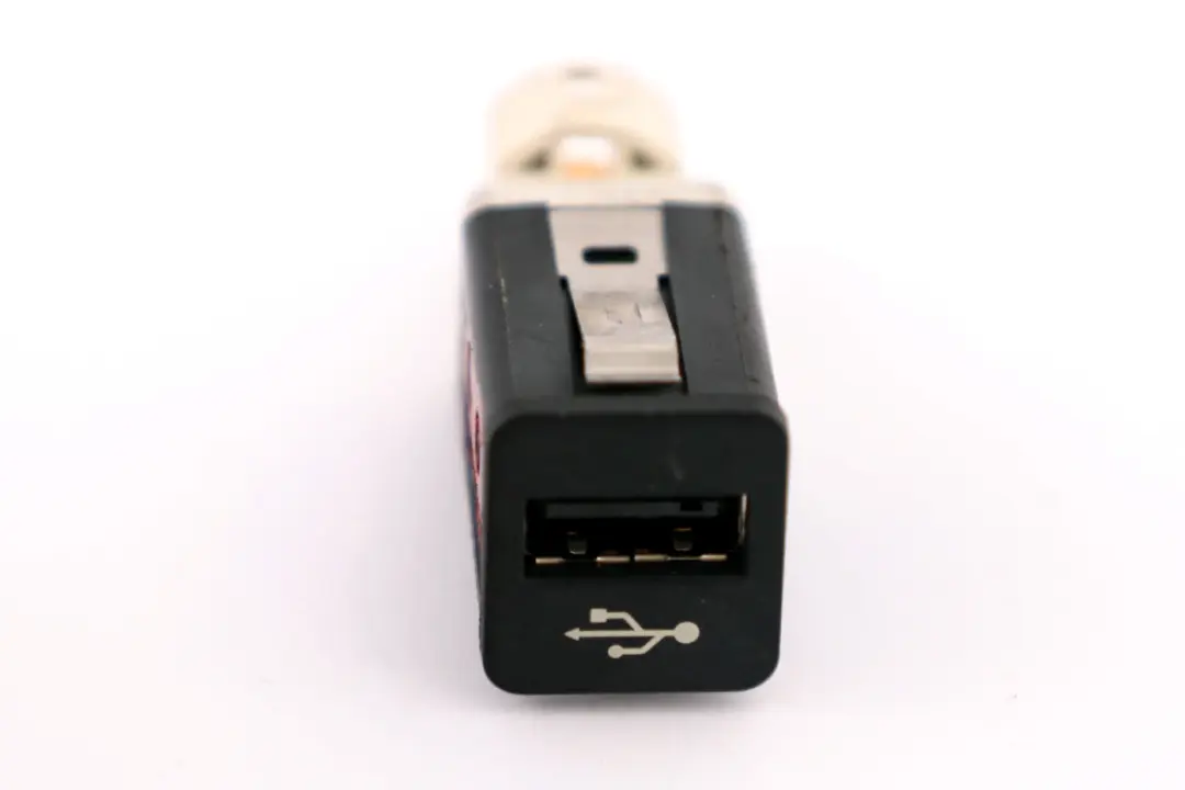 BMW 1 3 5 Series E81 E87 E90 E91 E60 E61 USB Socket Plug Port - SKU 9167196 - Part number 9167196