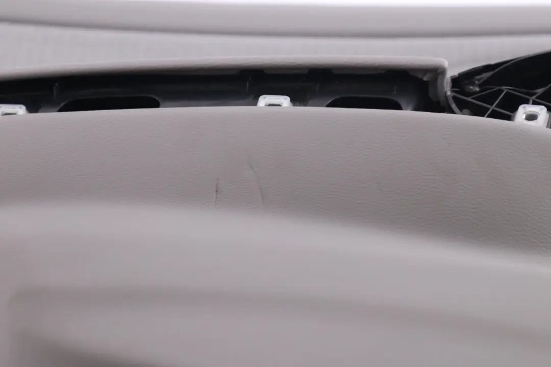 Trasero Izquierdo Forro Tarjeta Puerta Tela Gris Trim para BMW E90 LCI con número de pieza 9167941 BMW E90 LCI Trasero Izquierdo Forro Tarjeta Puerta Tela Gris Trim - SKU 9167941 - Número de pieza 9167941