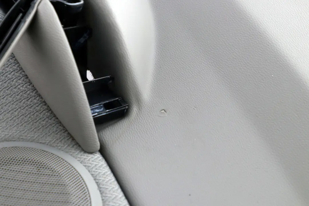 Reihe E90 LCI Türverkleidung Stoff hinten rechts GRAU GREY 5142 BMW 3 - SKU 9167942 - Teilenummer 9167942