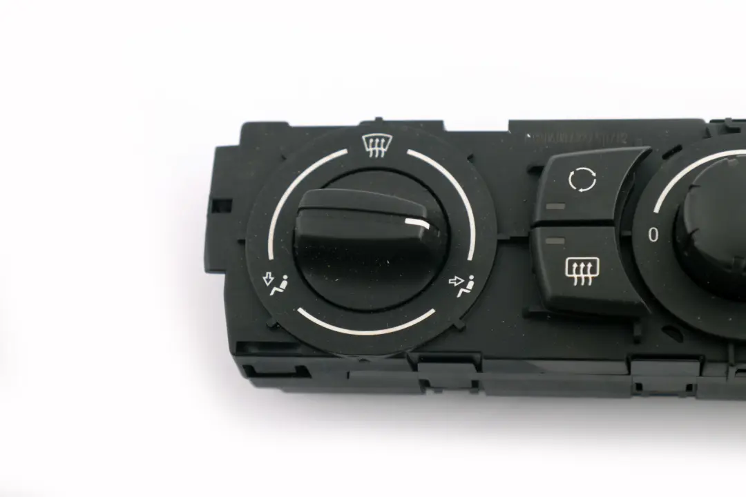 Pannello Interruttore Aria Condizionata BMW E81 E87 E90 LCI E91 E92 per con numero di parte 9168116 Pannello Interruttore Aria Condizionata BMW E81 E87 E90 LCI E91 E92 - SKU 9168116 - Numero di parte 9168116