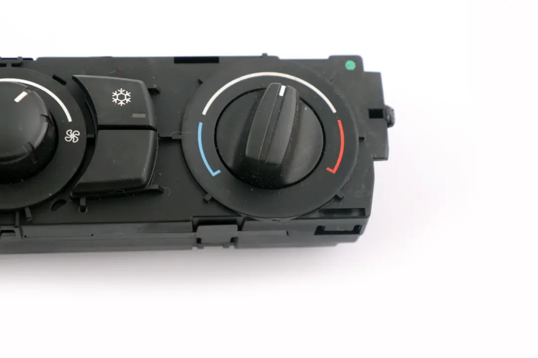 Pannello Interruttore Aria Condizionata BMW E81 E87 E90 LCI E91 E92 per con numero di parte 9168116 Pannello Interruttore Aria Condizionata BMW E81 E87 E90 LCI E91 E92 - SKU 9168116 - Numero di parte 9168116