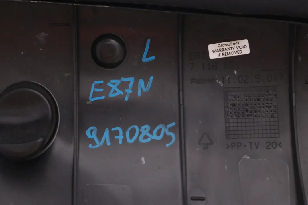 BMW E87 LCI Szary Tylny Lewy Boczek Kanapy - SKU 9170805 - Numer Części 7118681