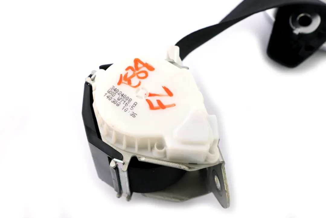 Ceinture de Sécurité Supérieure Avant Gauche Noir pour BMW E88 à propos du numéro de pièce 9171973 BMW E88 Ceinture de Sécurité Supérieure Avant Gauche Noir - SKU 9171973 - Numéro de pièce 9171973