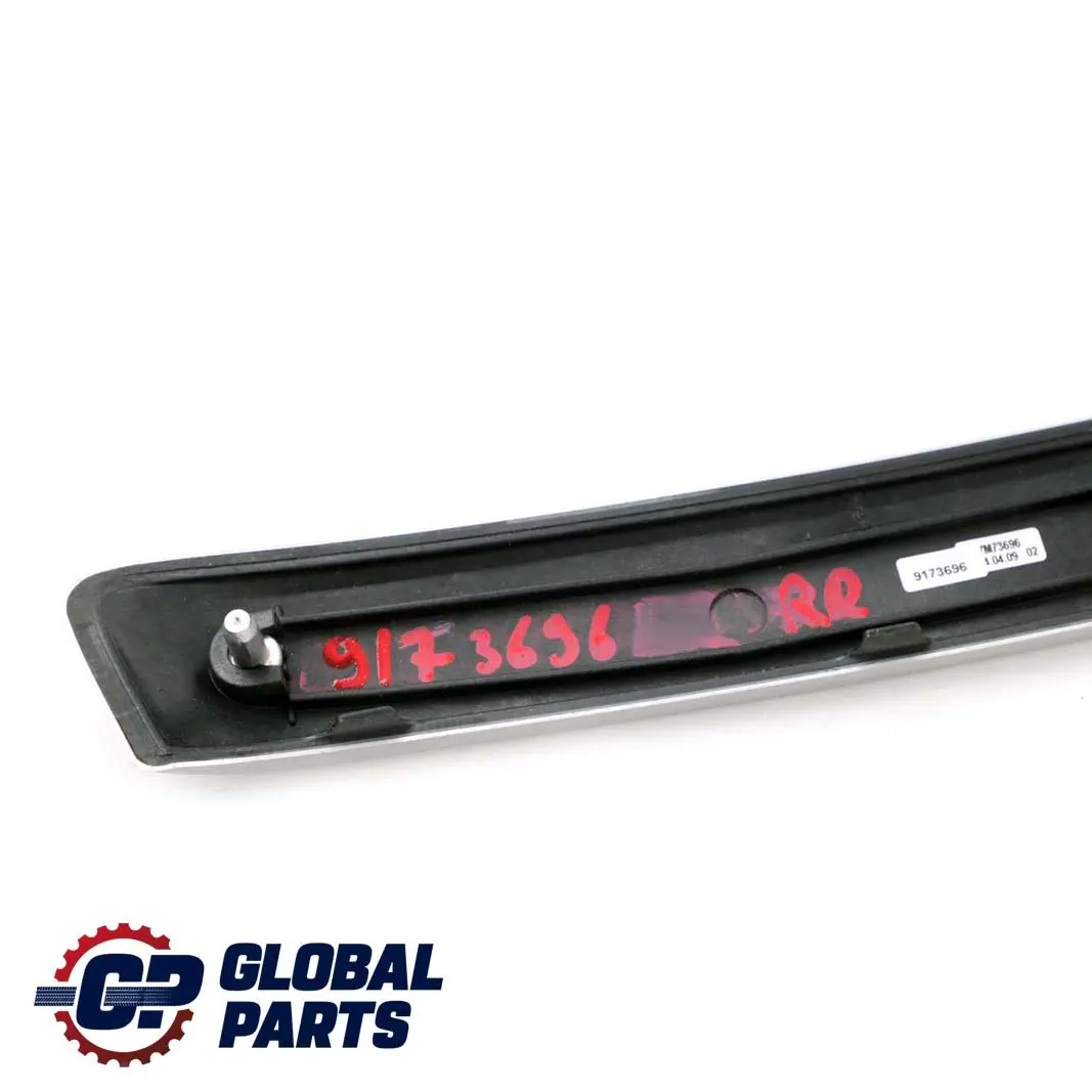 Tira Decorativa Cubierta Trasera Derecha Puerta Alu Pulido para BMW 3 E92 E93 con número de pieza 9173696 BMW 3 E92 E93 Tira Decorativa Cubierta Trasera Derecha Puerta Alu Pulido - SKU 9173696 - Número de pieza 9173696