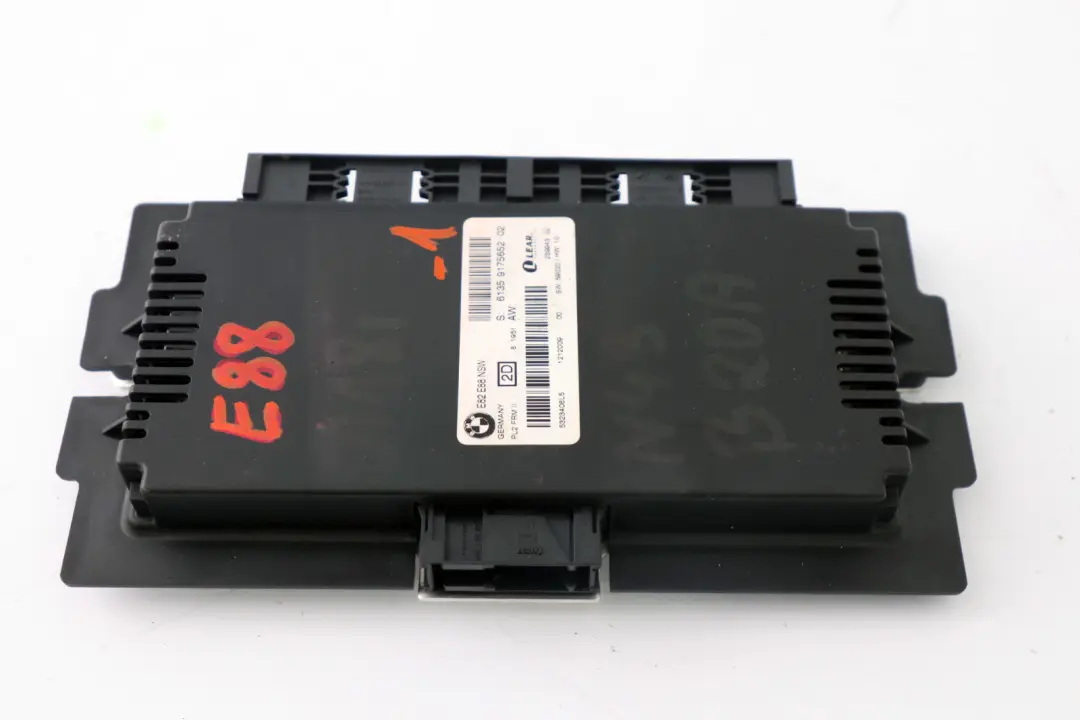 BMW E88 Modulo luci Vano Piedi Unità Controllo ECU NSW PL2 FRM II - SKU 9175652-1 - Numero di parte 9175652