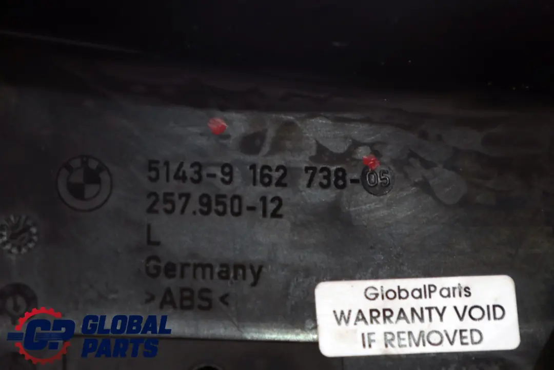Panel Moldura Lateral Inferior Delantero Derecho 9162738 para BMW F10 F20 con número de pieza 9176662 BMW F10 F20 Panel Moldura Lateral Inferior Delantero Derecho 9162738 - SKU 9176662 - Número de pieza 9176662