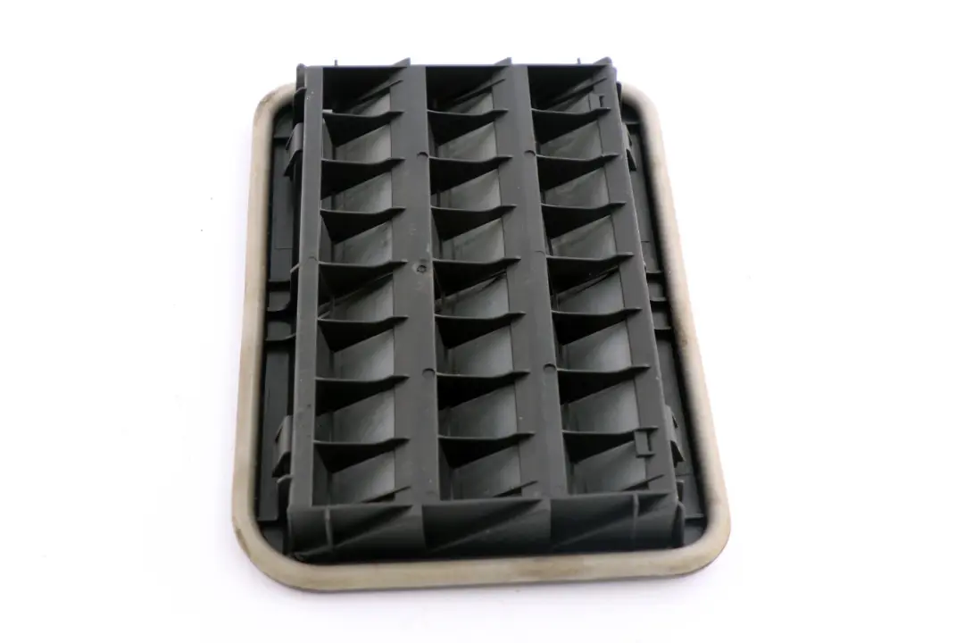 BMW 3 4 Reihe F30 F31 F80 M3 F82 M4 Heckentlüftung 6422 - SKU 9176945 - Teilenummer 9176945