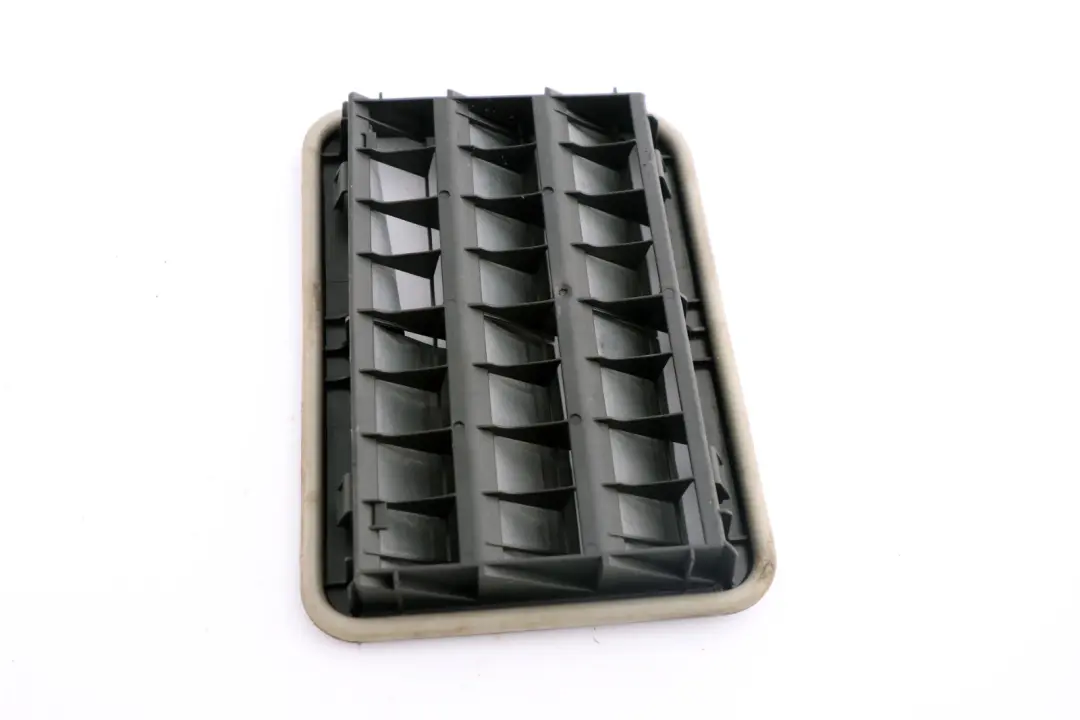 BMW 3 4 Reihe F30 F31 F80 M3 F82 M4 Heckentlüftung 6422 - SKU 9176945 - Teilenummer 9176945