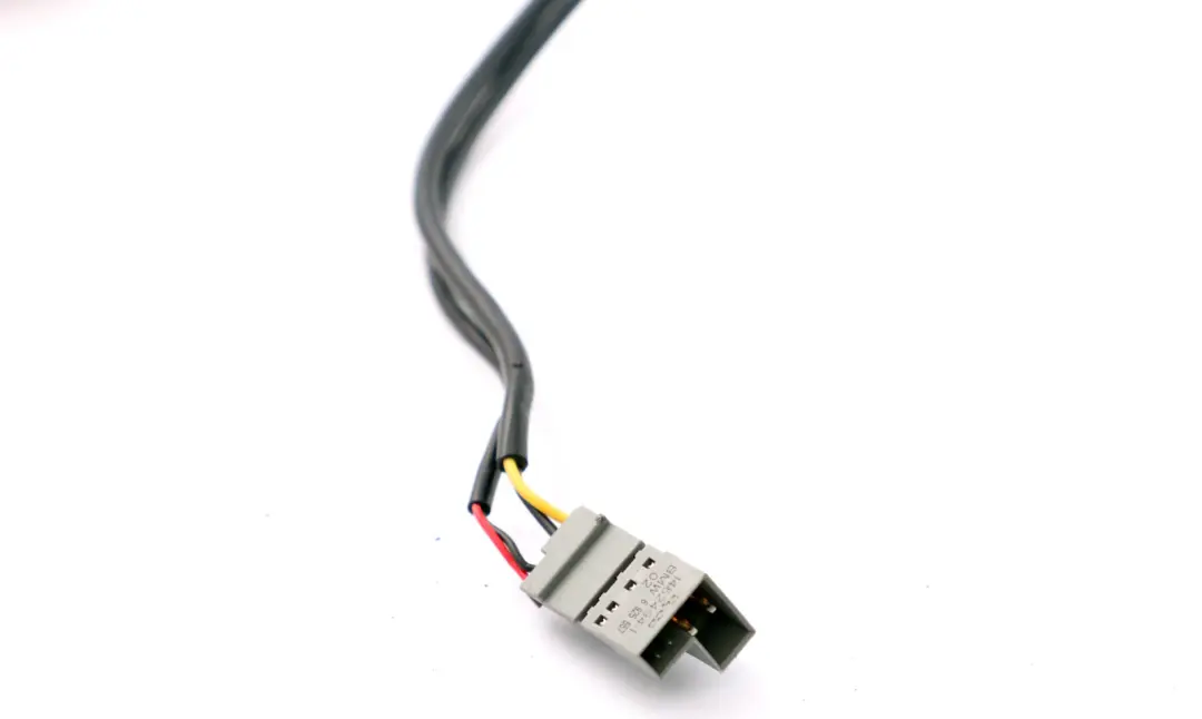 Tendeur Ceinture Inférieur Droit pour BMW E93 Cabriolet à propos du numéro de pièce 9117668 BMW E93 Cabriolet Tendeur Ceinture Inférieur Droit - SKU 9177772 - Numéro de pièce 9117668