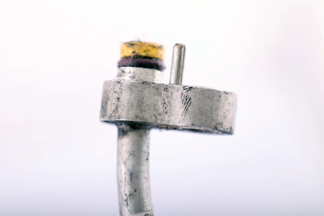 Pressure Hose Condenser Evaporator Air Con A/C Pipe 6927829 to BMW 5 Series E60 M5 with Part number 9181850 BMW 5 Series E60 M5 Pressure Hose Condenser Evaporator Air Con A/C Pipe 6927829 - SKU 9181850 - Part number 9181850