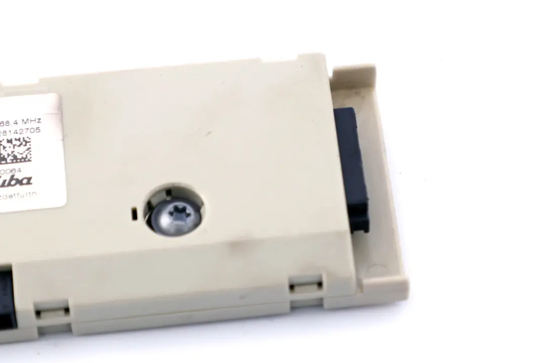 E63N LCI Antennenverstärker Diversity 868 MHZ für BMW 6 er E63 mit Teilenummer 9187682 BMW 6 er E63 E63N LCI Antennenverstärker Diversity 868 MHZ - SKU 9187682 - Teilenummer 9187682