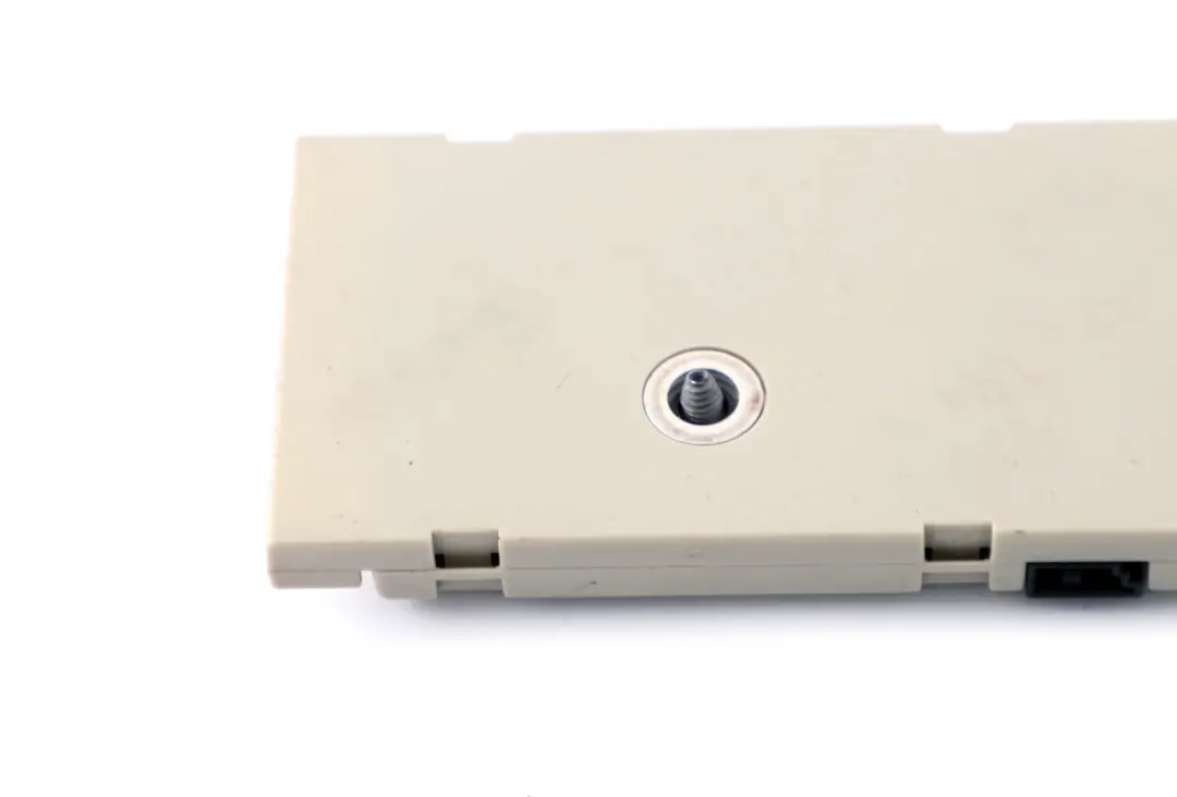 E63N LCI Antenna Amplifier Control Unit Module Diversity 868 MHZ to BMW E63 with Part number 9187682 BMW E63 E63N LCI Antenna Amplifier Control Unit Module Diversity 868 MHZ - SKU 9187682 - Part number 9187682