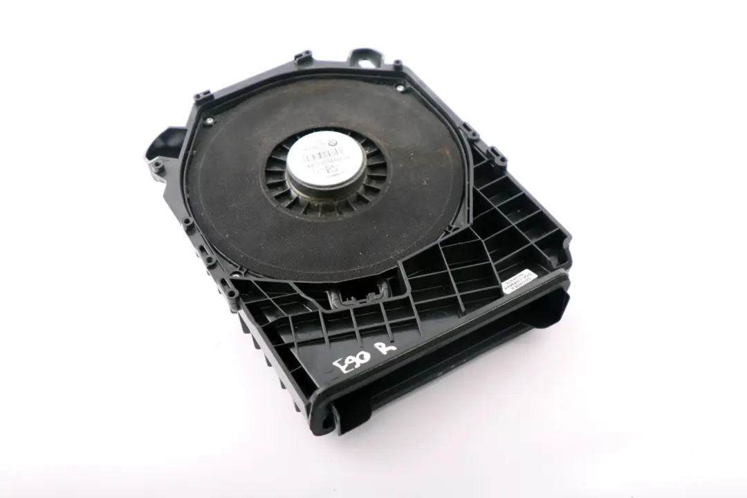 Zentraler Basslautsprecher BMW E81 E82 E87 E88 E90 E91 E92 E93 Rechts für mit Teilenummer 9192462 Zentraler Basslautsprecher BMW E81 E82 E87 E88 E90 E91 E92 E93 Rechts - SKU 9192462 - Teilenummer 9192462