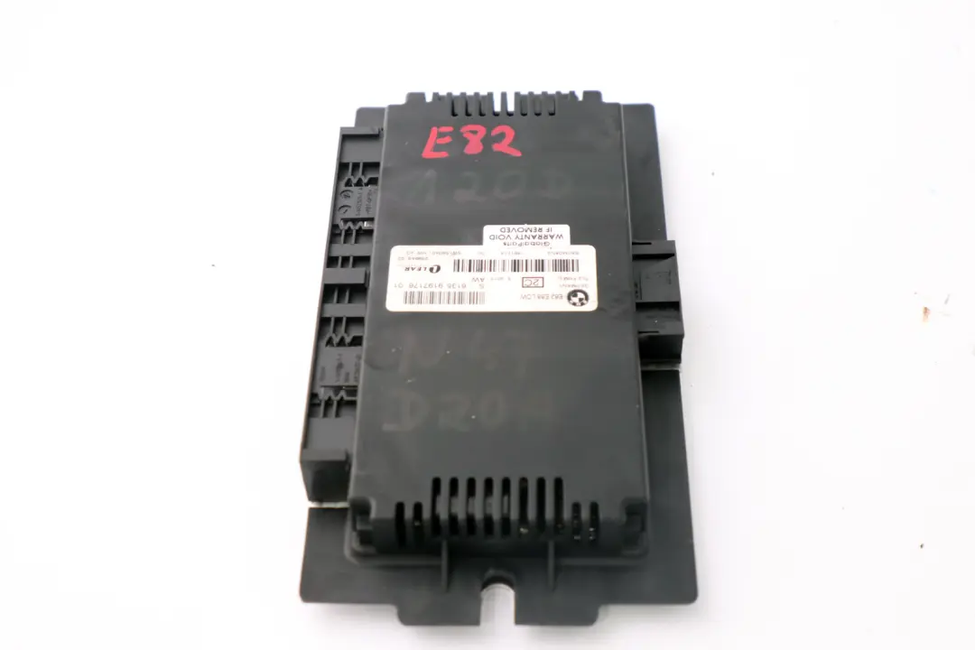 Modulo luce vano piedi LOW PL2 FRM II 6135 per BMW E82 con numero di parte 9197176 BMW E82 Modulo luce vano piedi LOW PL2 FRM II 6135 - SKU 9197176 - Numero di parte 9197176