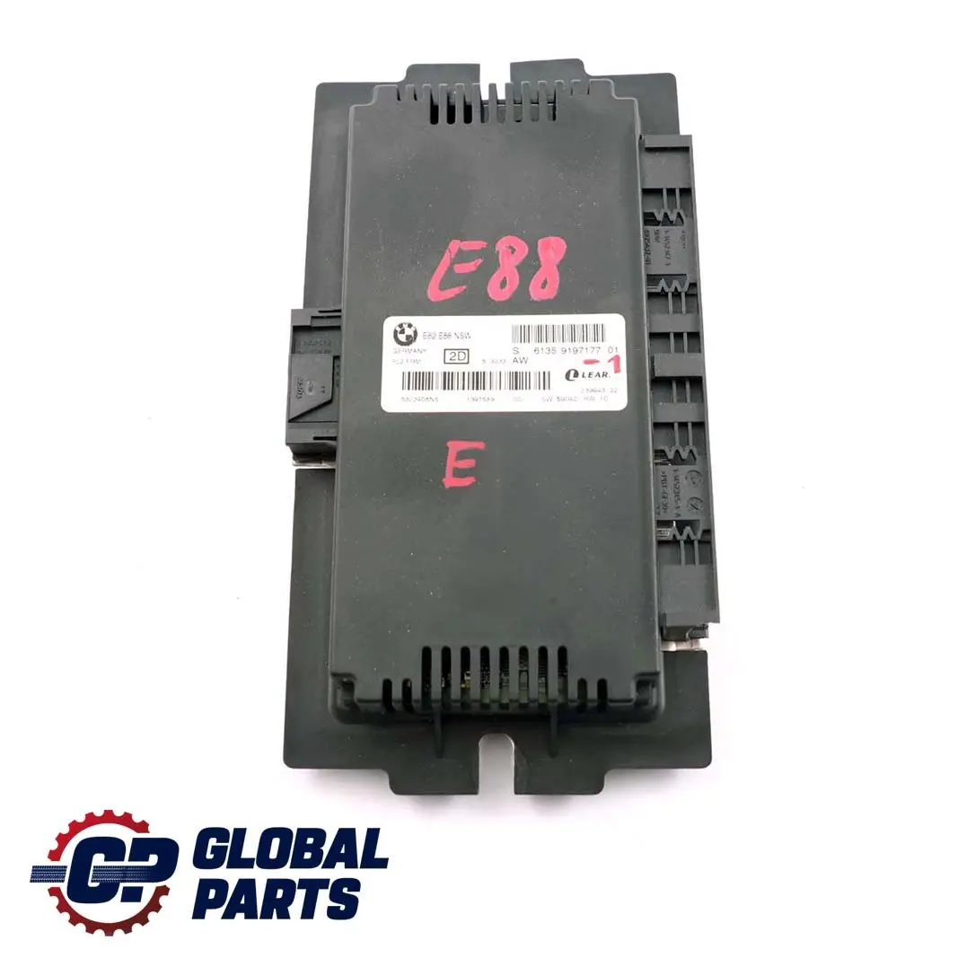 Modulo luce vano piedi Unità di controllo ECU NSW per BMW 1 E88 Cabrio con numero di parte 9197177 BMW 1 E88 Cabrio Modulo luce vano piedi Unità di controllo ECU NSW - SKU 9197177-1 - Numero di parte 9197177