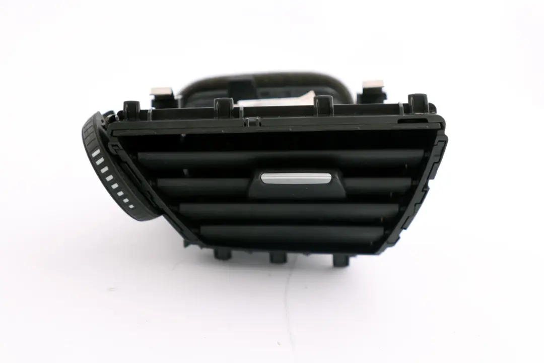 Rejilla Ventilación Aire Fresco Pasajero Delantero Izquierdo para BMW F20 F21 con número de pieza 9205355 BMW F20 F21 Rejilla Ventilación Aire Fresco Pasajero Delantero Izquierdo - SKU 9205355 - Número de pieza 9205355