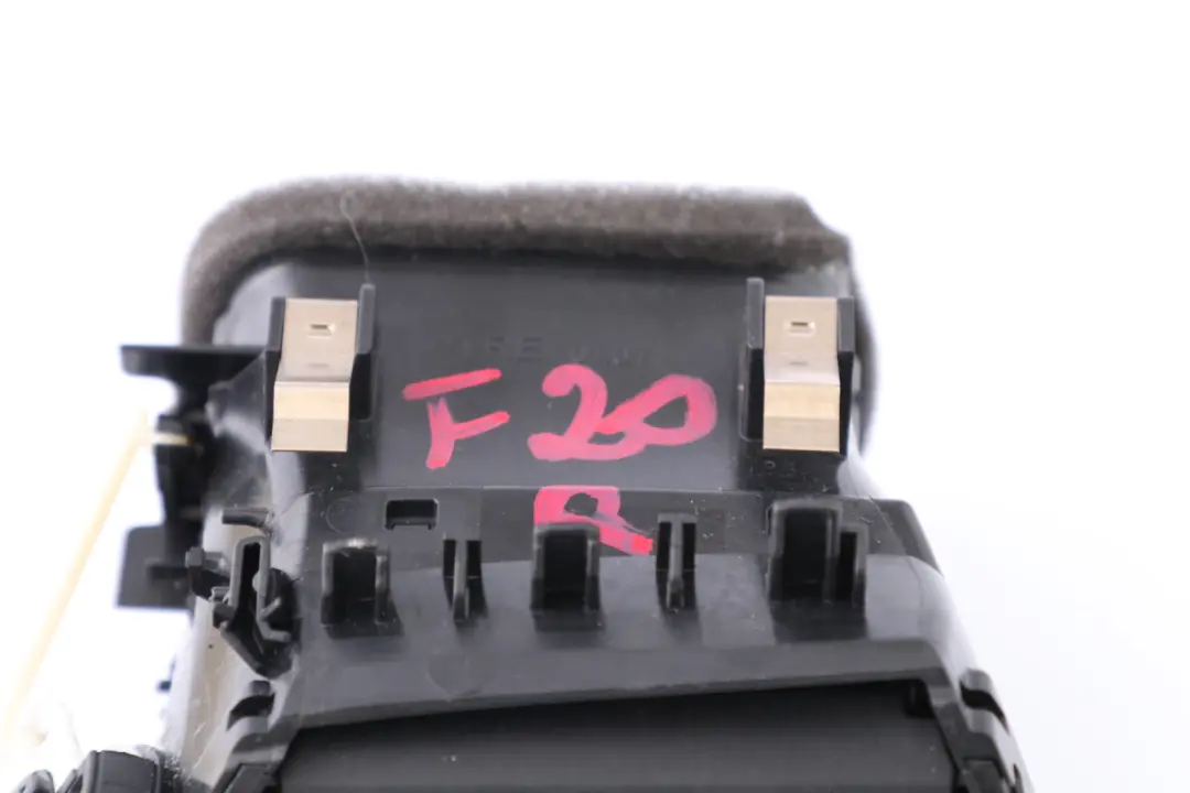 Kratka Nawiewu Wlot Powietrza Deski Rozdzielczej Prawy do BMW F20 F21 o numerze 9205356 BMW F20 F21 Kratka Nawiewu Wlot Powietrza Deski Rozdzielczej Prawy - SKU 9205356 - Numer Części 9205356