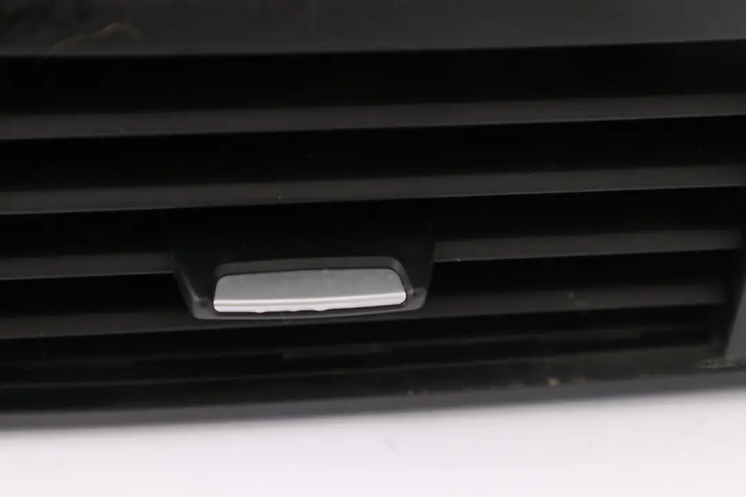 BMW 1 er F20 F20 LCI Frischluftgrill Mitte Schwarz - SKU 9205357 - Teilenummer 9205357