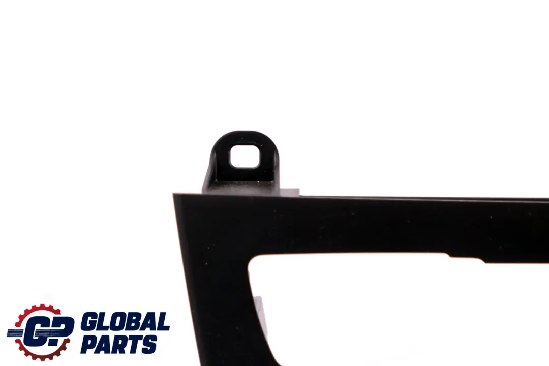 Trim A/C Operating Unit Clima Radio Frame Bracket para BMW F20 F21 F22 con número de pieza 9207197 BMW F20 F21 F22 Trim A/C Operating Unit Clima Radio Frame Bracket - SKU 9207197 - Número de pieza 9207197