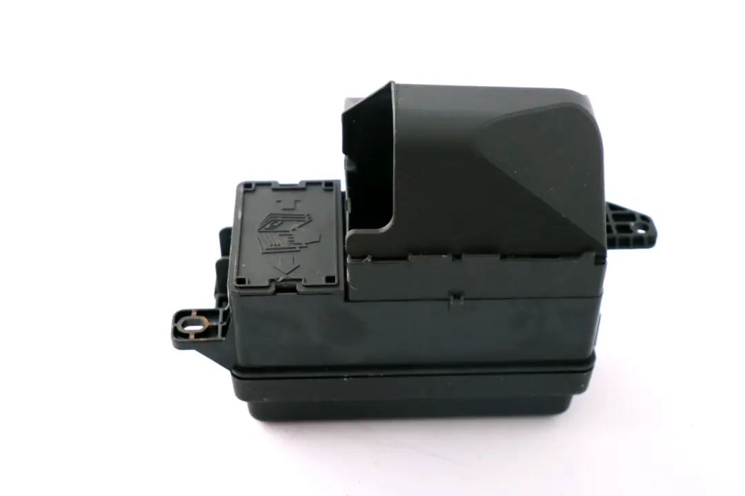 Sistema Eléctrico Caja Distribución Fusibles para Mini Cooper One R55 R56 R58 con número de pieza 9213372 Mini Cooper One R55 R56 R58 Sistema Eléctrico Caja Distribución Fusibles - SKU 9213372 - Número de pieza 9213372