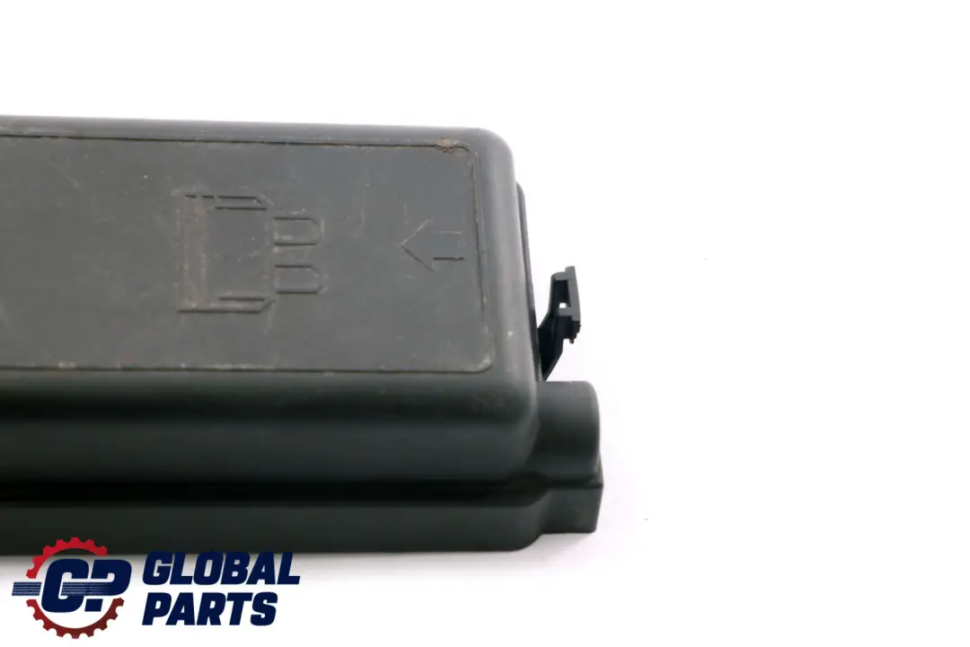 Tapa Caja de fusibles de distribución de energía para Mini R55 R56 R57 con número de pieza 9213374 Mini R55 R56 R57 Tapa Caja de fusibles de distribución de energía - SKU 9213374 - Número de pieza 9213374