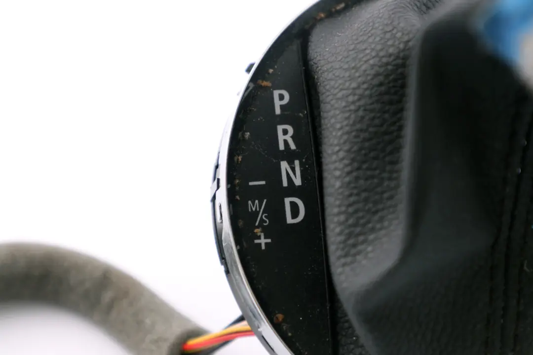 Mieszek Dzwigni Biegów Automat do Mini R56 o numerze 9214055 Mini R56 Mieszek Dzwigni Biegów Automat - SKU 9214055 - Numer Części 9214055