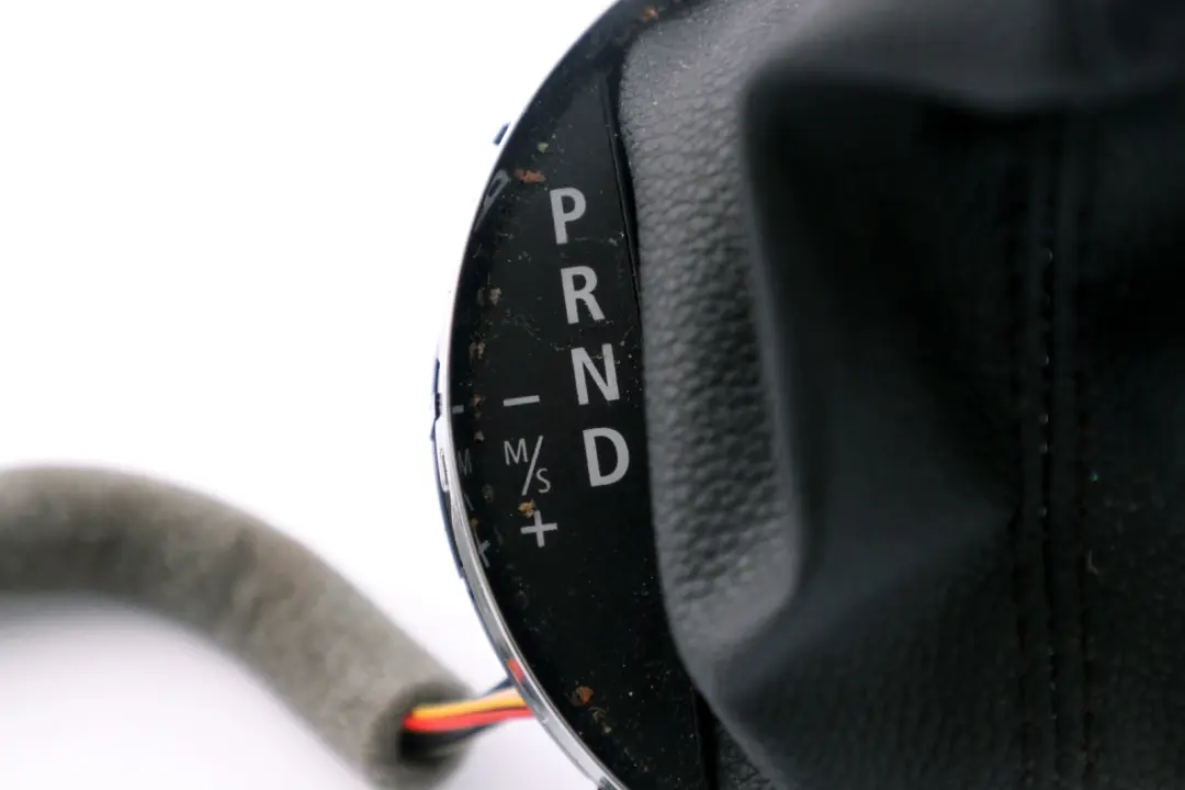 Selector Palanca Bota Tapa Cromo Negro Transmisión automática para Mini R56 con número de pieza 9214055 Mini R56 Selector Palanca Bota Tapa Cromo Negro Transmisión automática - SKU 9214055 - Número de pieza 9214055