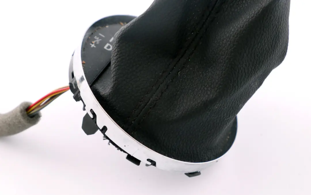 Coperchio della leva selettrice Nero Trasmissione automatica per Mini R56 con numero di parte 9214055 Mini R56 Coperchio della leva selettrice Nero Trasmissione automatica - SKU 9214055 - Numero di parte 9214055