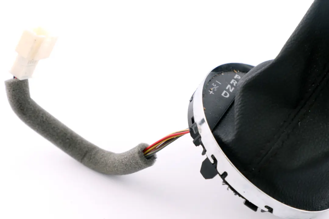 Selector Palanca Bota Tapa Cromo Negro Transmisión automática para Mini R56 con número de pieza 9214055 Mini R56 Selector Palanca Bota Tapa Cromo Negro Transmisión automática - SKU 9214055 - Número de pieza 9214055