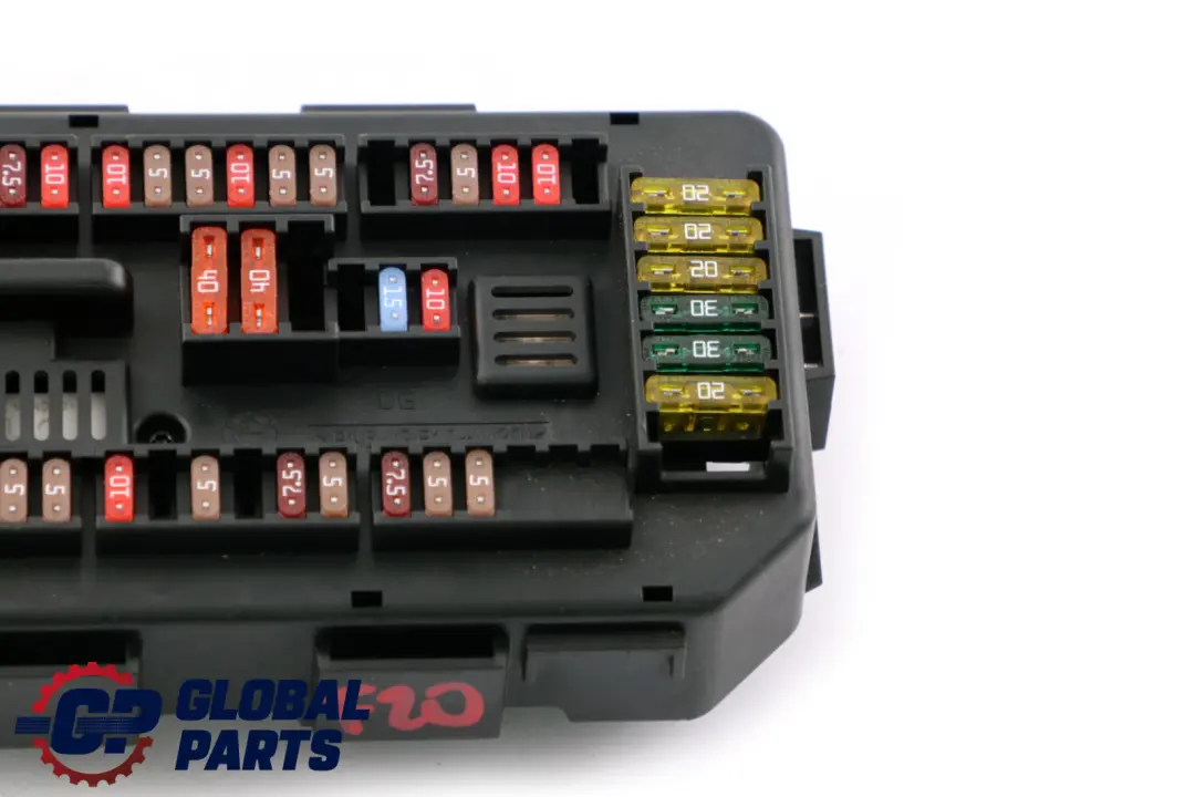 Skrzynka Bezpieczników 9224879 do BMW F20 F21 F30 o numerze 9224866 BMW F20 F21 F30 Skrzynka Bezpieczników 9224879 - SKU 9224866 - Numer Części 9224866