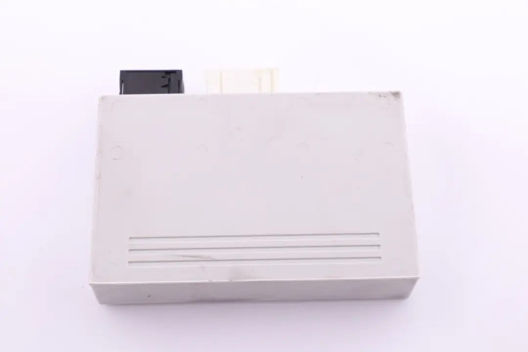 PDC Module Parking Control Unit to BMW E81 E84 E87 E90 E91 with Part number 9225825 BMW E81 E84 E87 E90 E91 PDC Module Parking Control Unit - SKU 9225825 - Part number 9225825