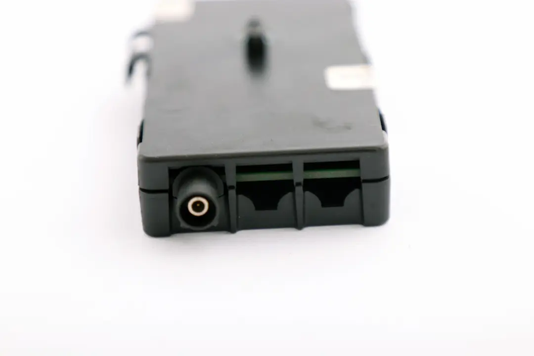 Wzmacniacz Anteny do BMW F20 F21 LCI o numerze 9226884 BMW F20 F21 LCI Wzmacniacz Anteny - SKU 9226884 - Numer Części 9226884