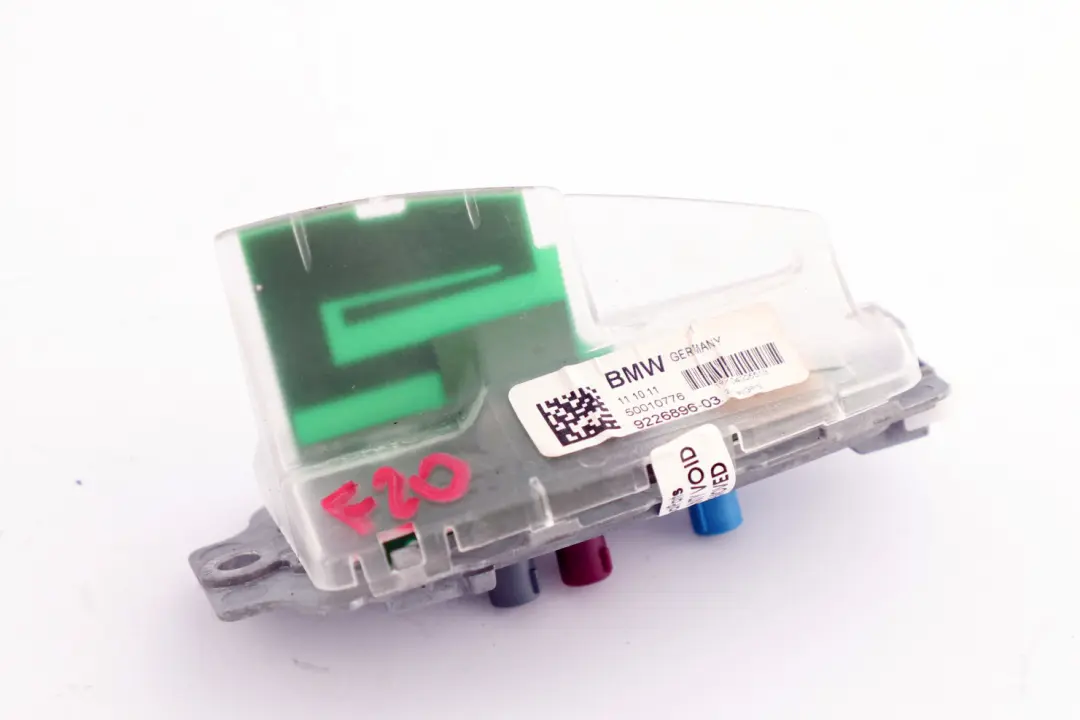 Antenna Esterna Tetto Squalo per BMW E70 E82 E90 E91 F11 F20 F21 F30 con numero di parte 9226896 BMW E70 E82 E90 E91 F11 F20 F21 F30 Antenna Esterna Tetto Squalo - SKU 9226896 - Numero di parte 9226896