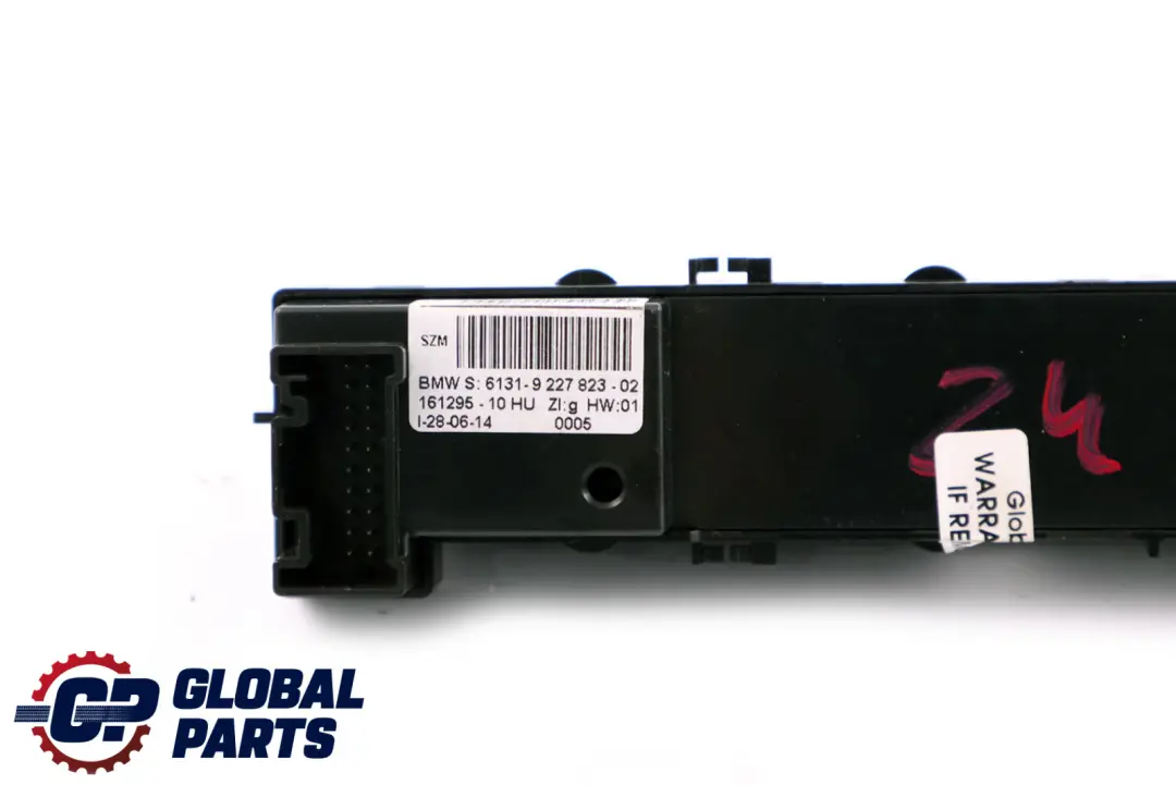 Unité Commutation Panneau Contrôle Console centrale pour BMW Z4 E89 à propos du numéro de pièce 9227823 BMW Z4 E89 Unité Commutation Panneau Contrôle Console centrale - SKU 9227823 - Numéro de pièce 9227823