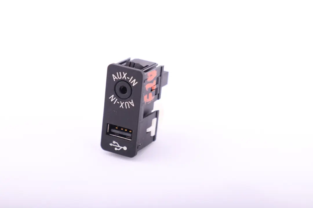 BMW F20 F21 F22 F30 F31 F32 F33 USB AUX IN Buchse Stecker - SKU 9229246 - Teilenummer 9229246
