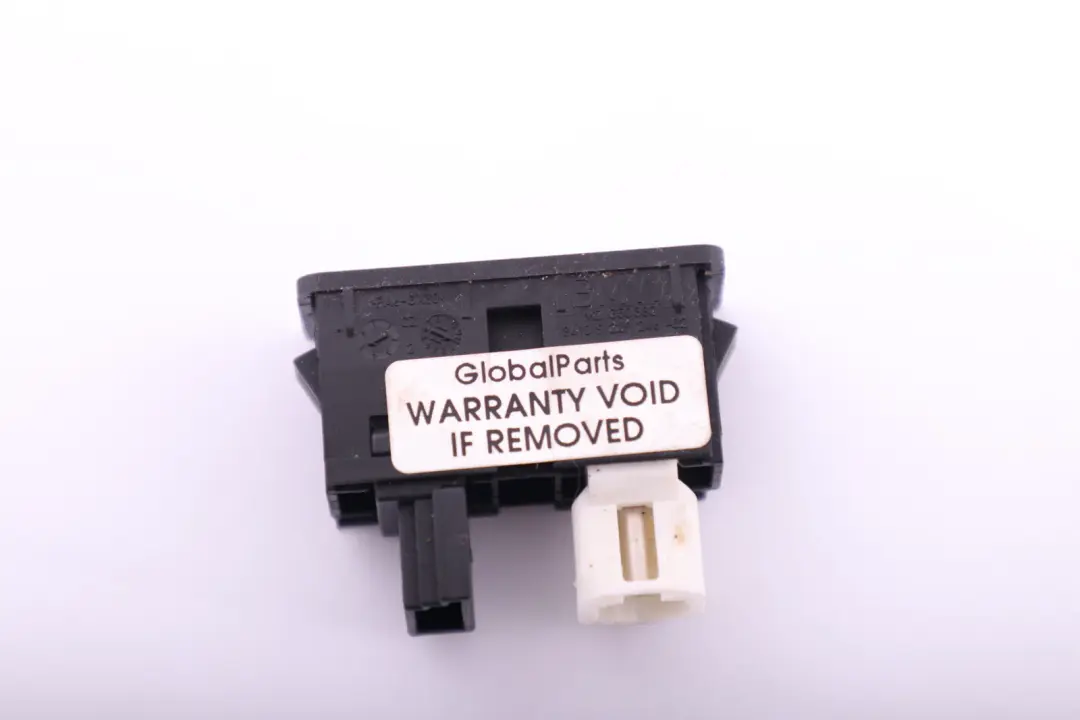 USB AUX IN Socket Plug to BMW F20 F21 F22 F30 F31 F32 F33 with Part number 9229246 BMW F20 F21 F22 F30 F31 F32 F33 USB AUX IN Socket Plug - SKU 9229246 - Part number 9229246