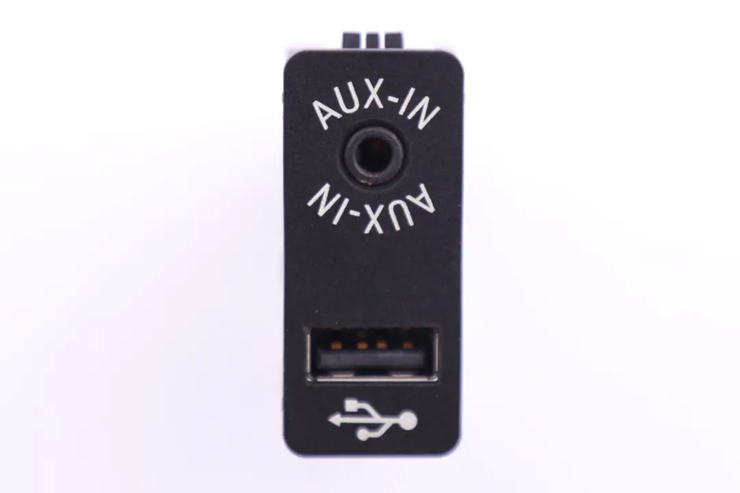  Socket Plug BMW F20 F21 F22 F30 F31 F32 F33 USB/AUX-IN Connector - SKU 9229247 - Part number 9229247