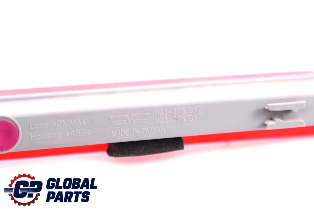 Reihe E53 Dritte Bremsleuchte Rot TAIWAN für BMW X5 mit Teilenummer 923-276 957 BMW X5 Reihe E53 Dritte Bremsleuchte Rot TAIWAN - SKU 923-276 957 - Teilenummer 923-276 957