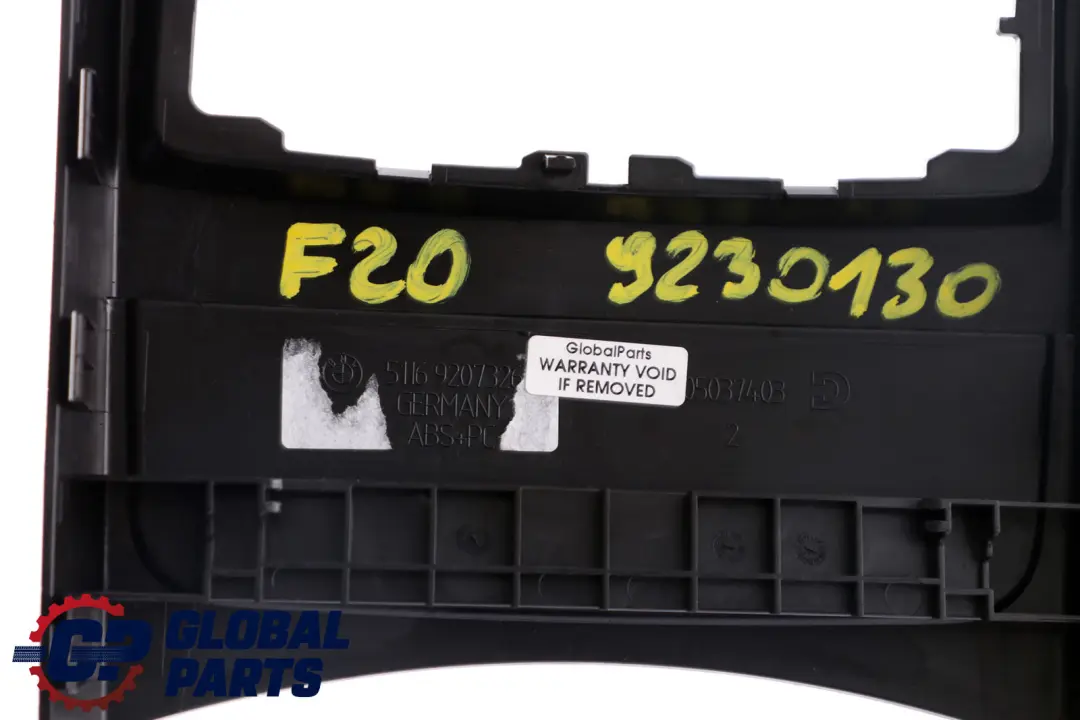 Tapa Consola Central Apoyabrazos Trasero Negro para BMW F20 F21 F22 F87 con número de pieza 9230130 BMW F20 F21 F22 F87 Tapa Consola Central Apoyabrazos Trasero Negro - SKU 9230130 - Número de pieza 9230130